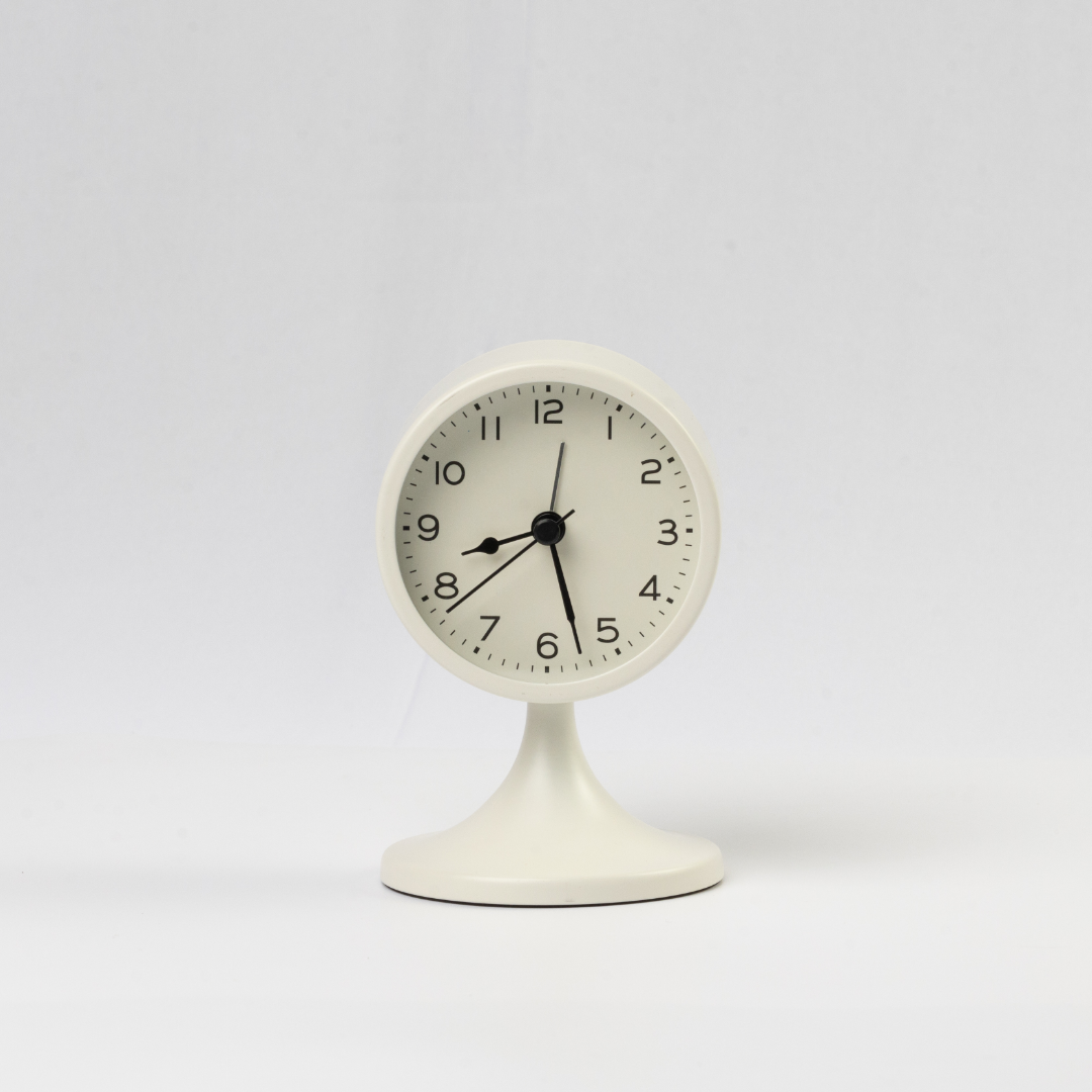 STANDING CIRCULAR CLOCK